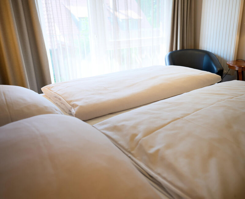 Komfort-Doppelzimmer auf Gut Altona mit heller Einrichtung